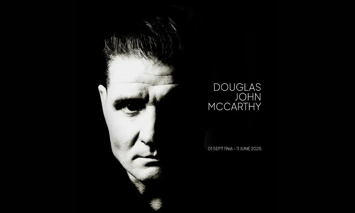 Douglas John McCarthy, líder de la banda Nitzer Ebb, falleció este miércoles.