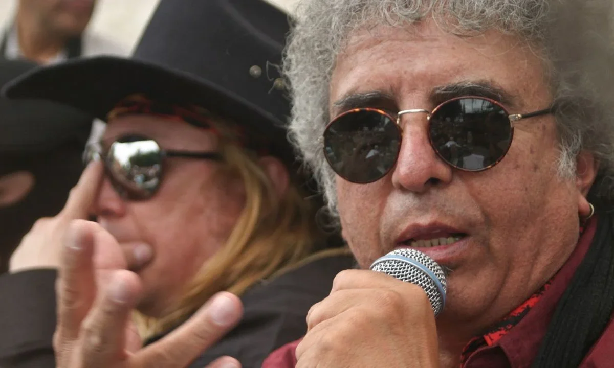 Este lunes 16 de junio se dio a conocer la muerte del rockero, Rafael Acosta quien fue una de las piezas importantes del rock e integrante de Los Locos del Ritmo.
