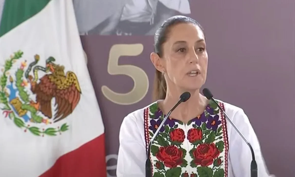 La presidenta de México, Claudia Sheinbaum durante la inauguración del Hospital de la Niñez Poblana IMSS-Bienestar en Cholula Puebla dio su postura sobre las redadas que están ocurriendo en Los Ángeles, California. Esto tras la detención de 35 mexicanos en la ciudad estadounidense.