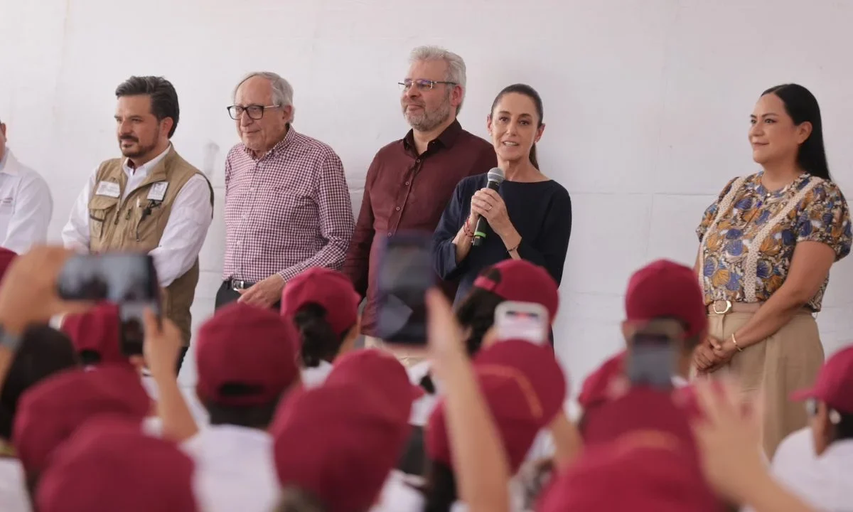 El nuevo hospital comunitario de Maruata, que presenta un avance del 95 por ciento en su construcción, será inaugurado en agosto de este año, afirmó la presidenta Claudia Sheinbaum Pardo acompañada del gobernador Alfredo Ramírez Bedolla.