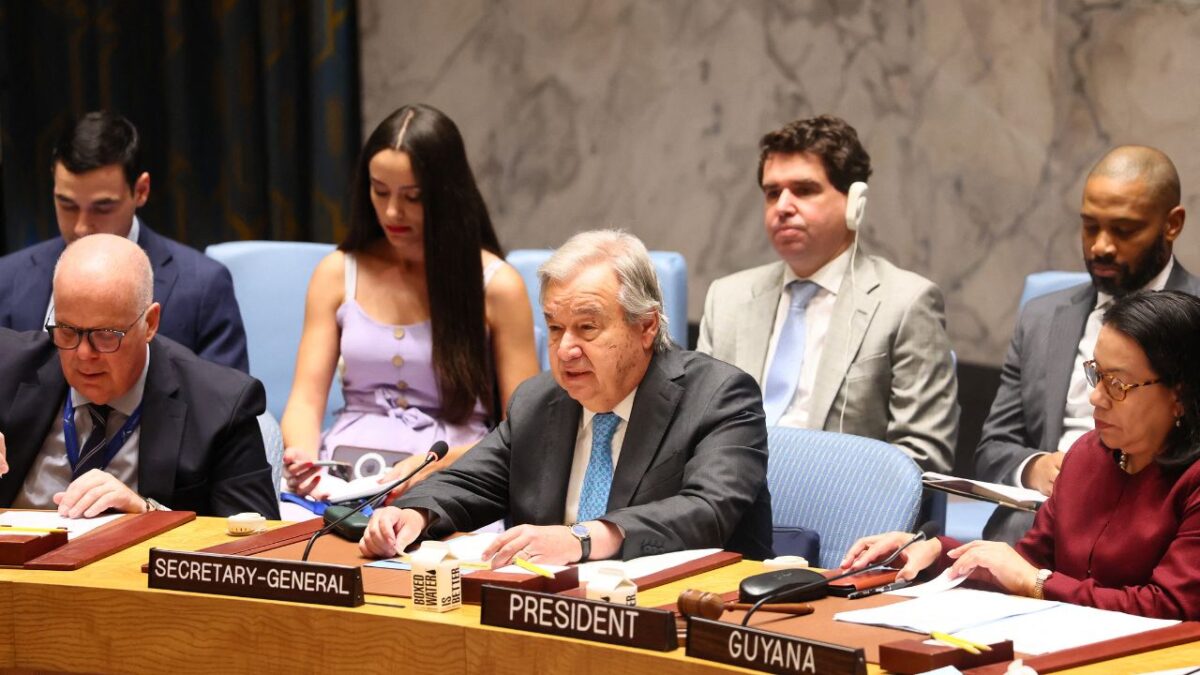 El secretario general de las Naciones Unidas (ONU), Antonio Guterres, advirtió el domingo de "otro ciclo de destrucción" y represalias tras los ataques estadounidenses contra Irán, que marcaron un "giro peligroso" en la región.
