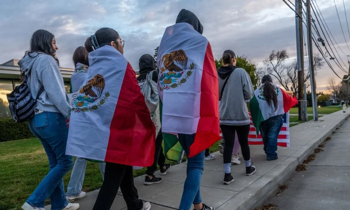 Diputados de oposición señalaron la falta de presupuesto en la protección consular a migrantes en Estados Unidos.
