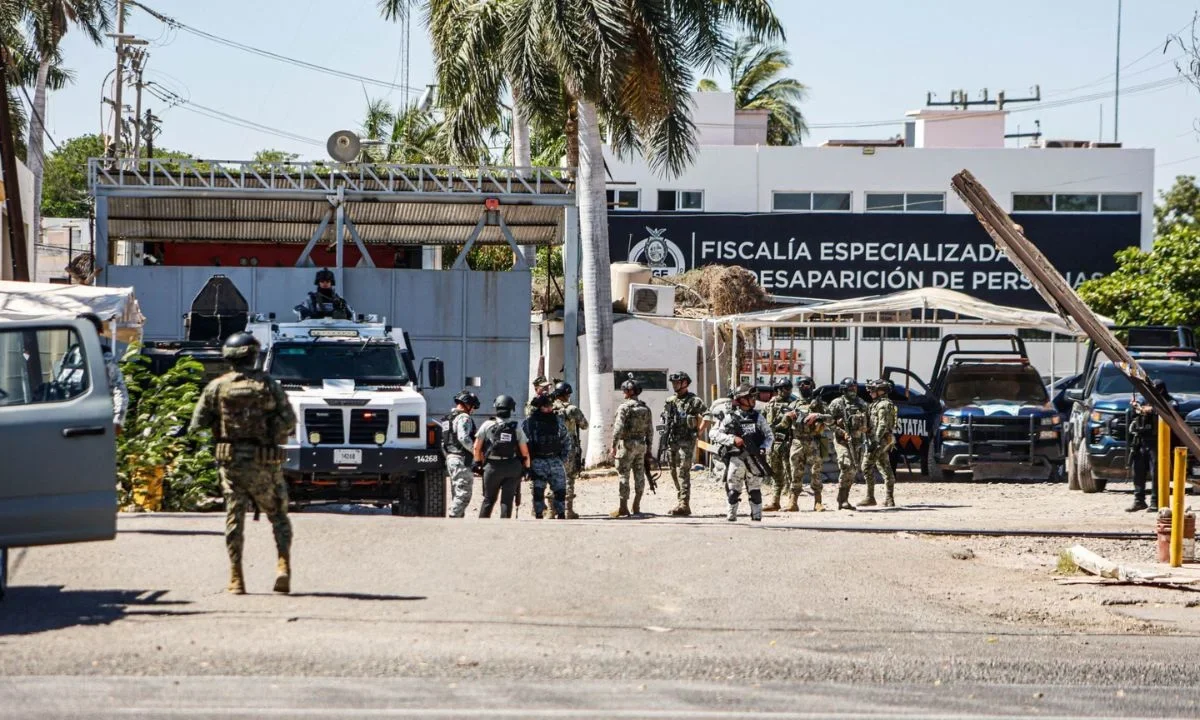 Autoridades de Sinaloa informaron que una pelea entre reos del Centro Penitenciario de Aguaruto dejó un fallecido y tres heridos.