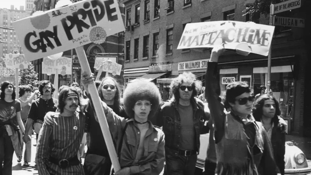 Conoce el origen del Día Internacional del Orgullo LGBT+, una manifestación por la visibilidad, respeto y dignidad de la diversidad sexual.