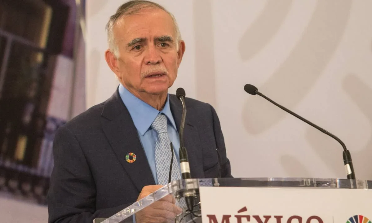 Vector, casa de bolsa, está ligada a Alfonso Romo Garza.