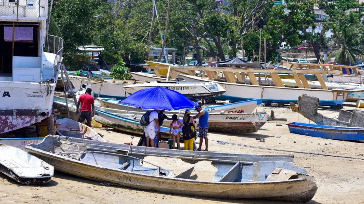 La navegación para embarcaciones menores fue abierta en Acapulco y Puerto Marqués, en Guerrero, luego de que la tormenta tropical Bárbara se aleja de las costas de esta entidad.