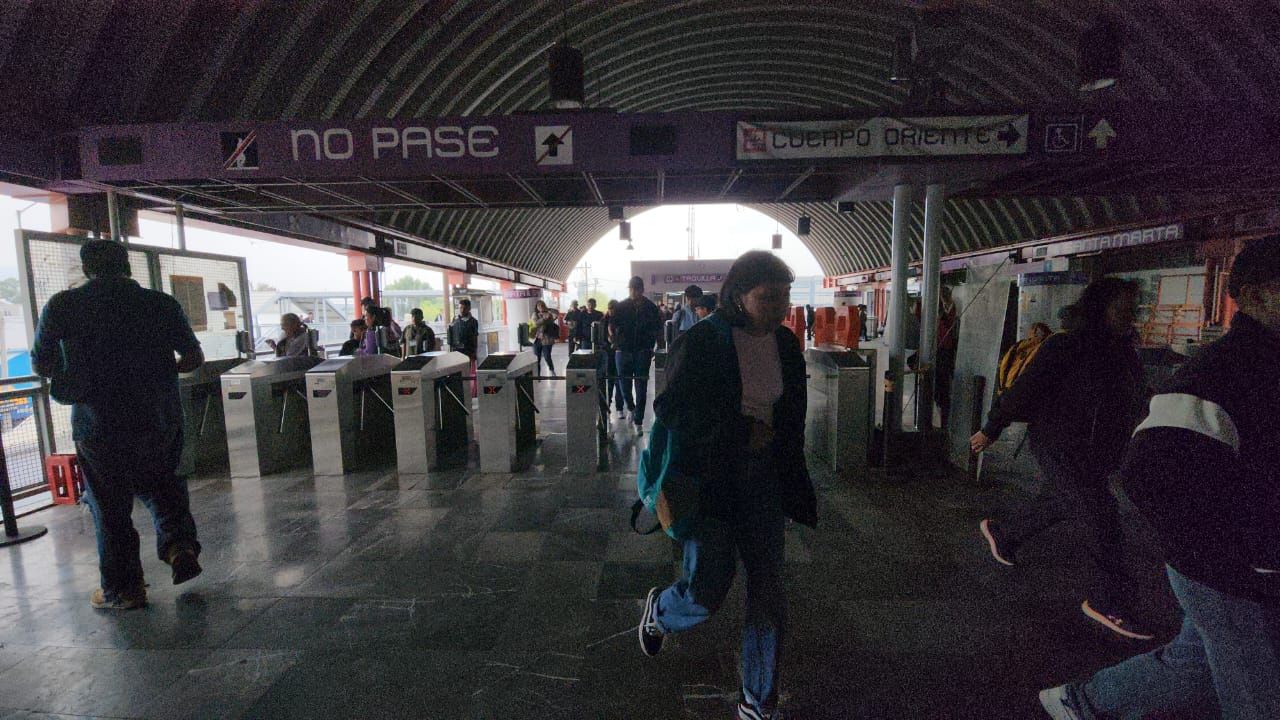 Línea A del Metro reanuda operaciones