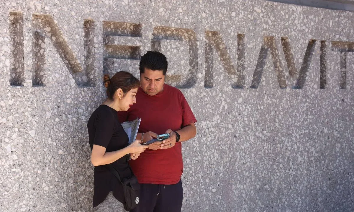 Las cámaras empresariales rechazan que el Infonavit busque legalizar invasiones a casas.
