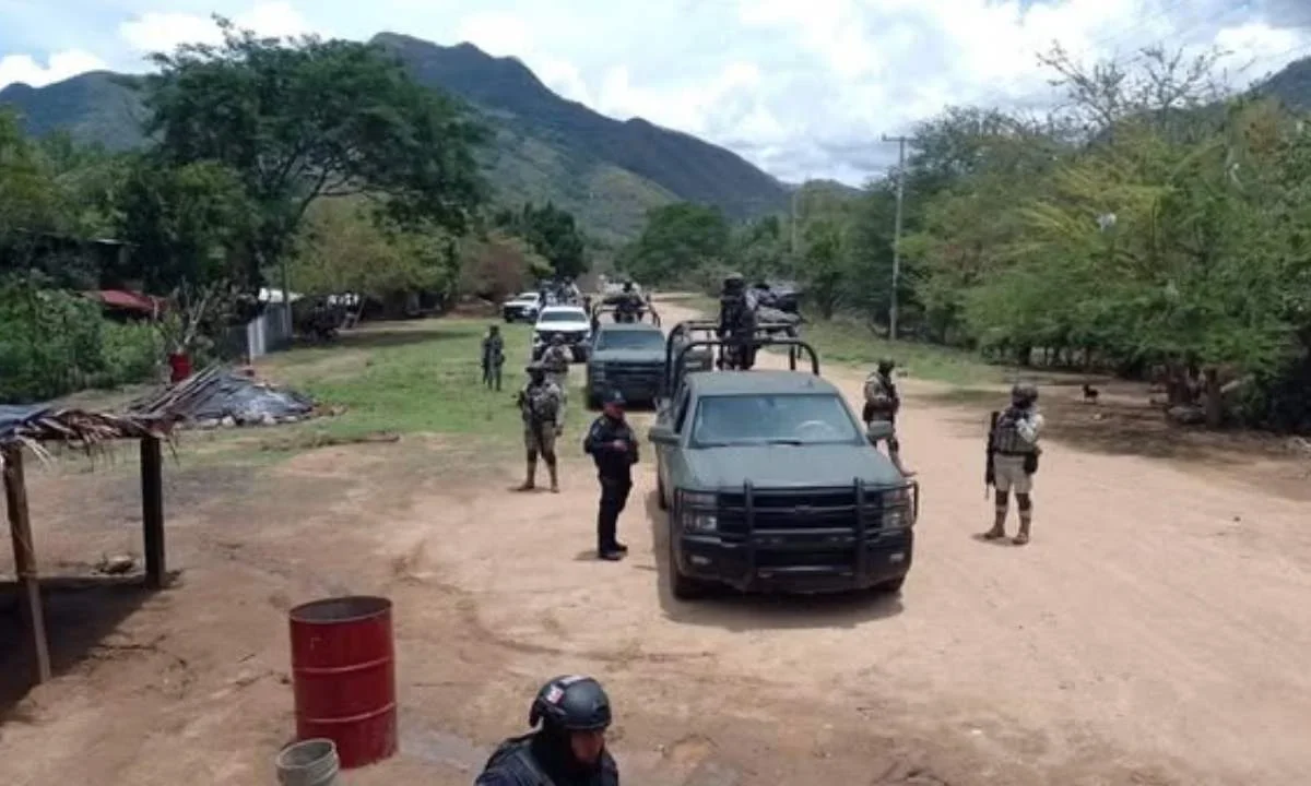 Gobierno refuerza seguridad en Coyuca de Catalán