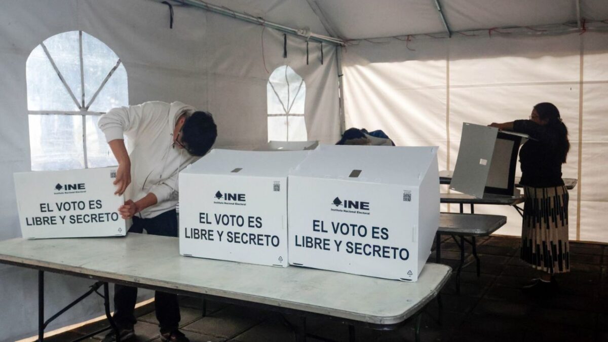 El Instituto Nacional Electoral (INE) en Puebla reportó que ya se han presentado un total de tres incidentes en los municipios de San Martín Texmelucan, Huejotzingo y Cuetzalan, en donde los funcionarios de casillas han sido amenazados con atentar contra su integridad física y la de su familia.