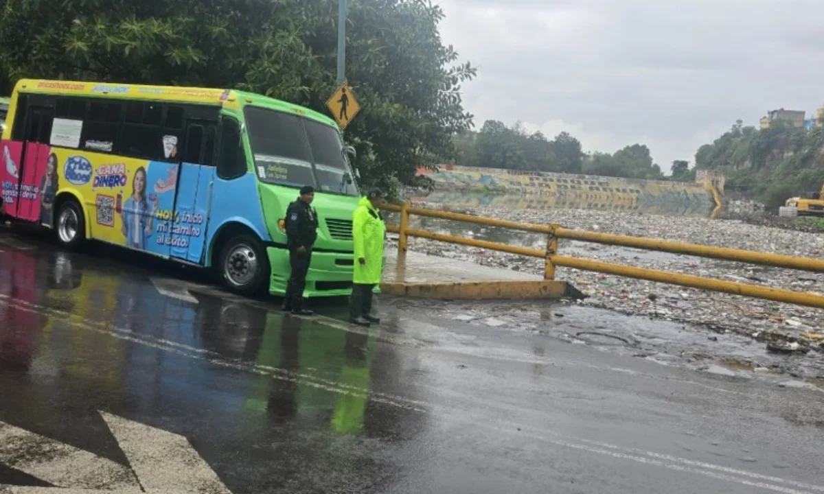 Se desborda por lluvias la presa San Francisco en Álvaro Obregón