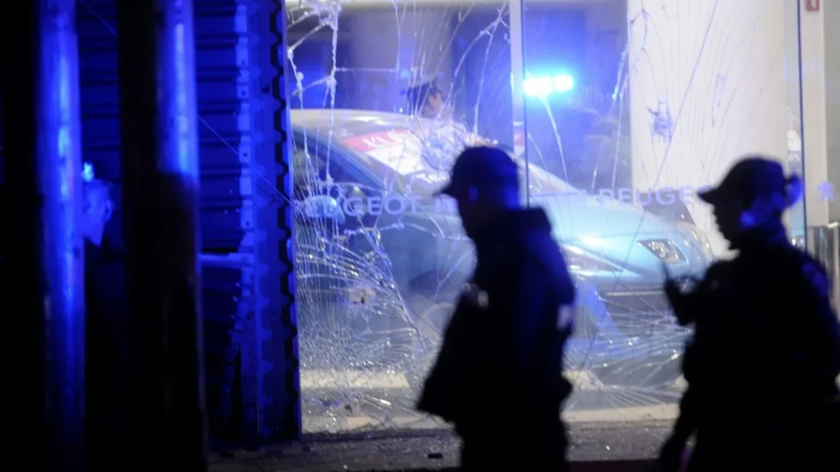 Presuntos ladrones robaron 7 vehículos de una agencia automotriz en la GAM.