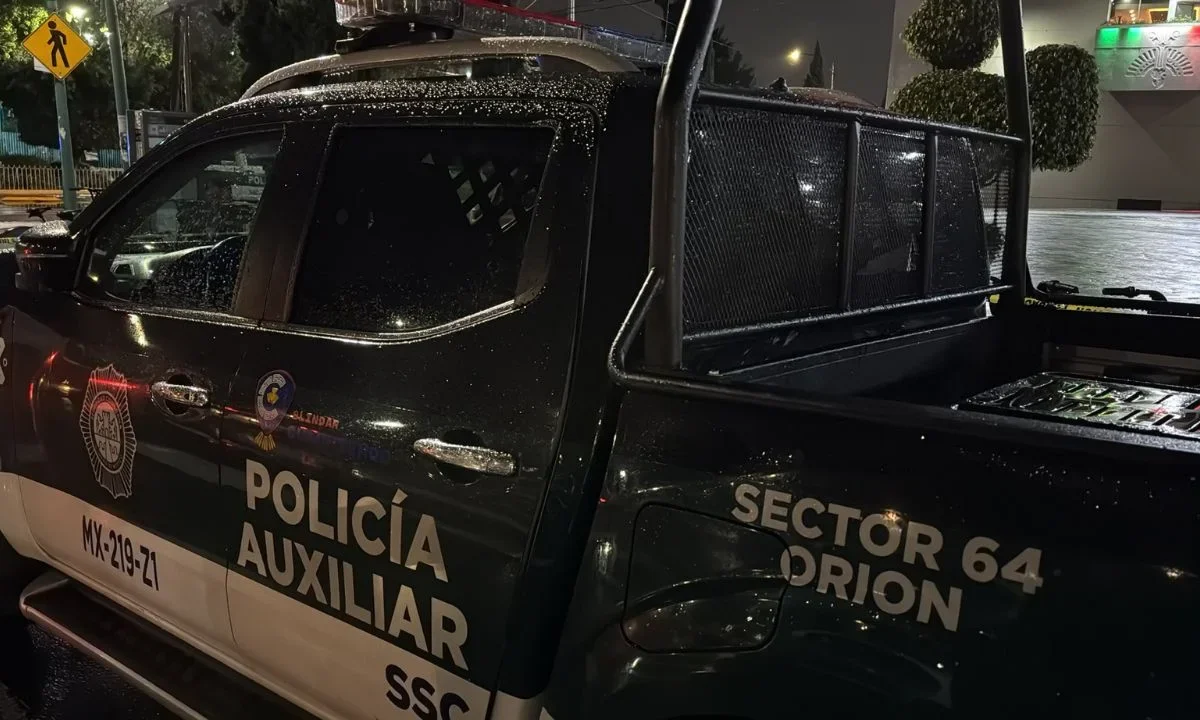 La alcaldesa Alessandra Rojo de la Vega denunció que un sujetó disparó contra el vehículo del jefe de la Policía Auxiliar de la alcaldía Cuauhtémoc.