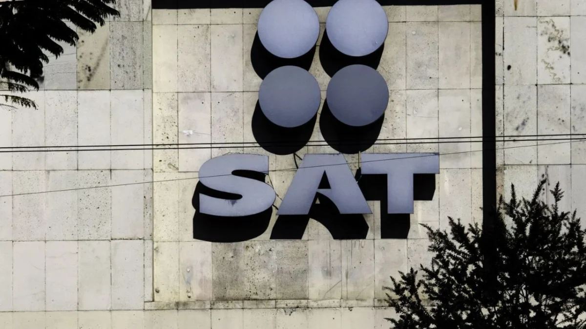 ¿Temes que el Servicio de Administración Tributaria llegue a tu domicilio a multarte? El SAT aclará la información que circula en internet sobre visitas.