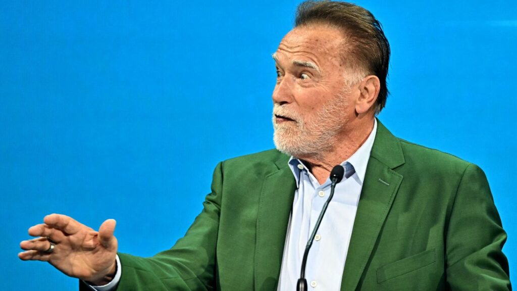 Schwarzenegger nombra héroes en Viena. Noticias en tiempo real