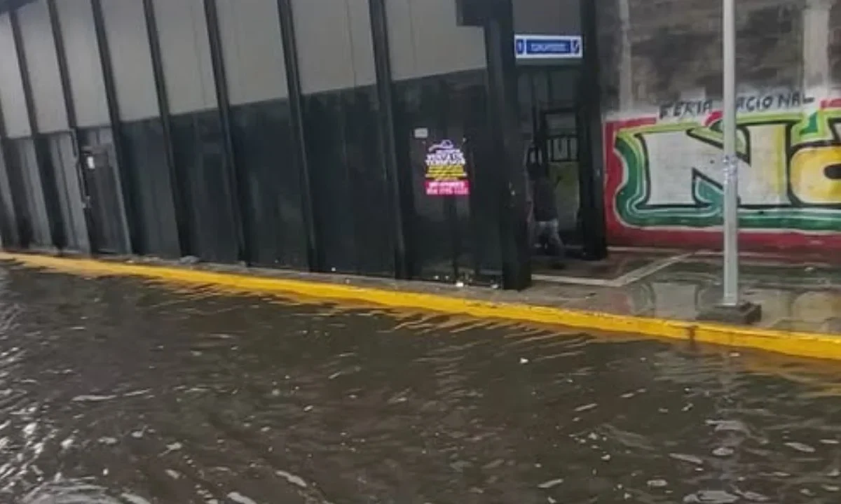 Intensas lluvias generaron inundaciones y afectaciones en cuatro municipios del Estado de México.
