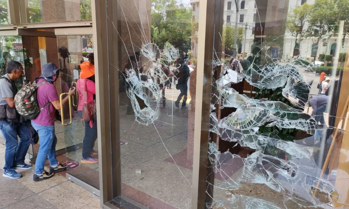 La Secretaría de Gobernación (Segob) repudió los actos vandálicos por parte de la CNTE en las instalaciones de la Secretaría de Bienestar.