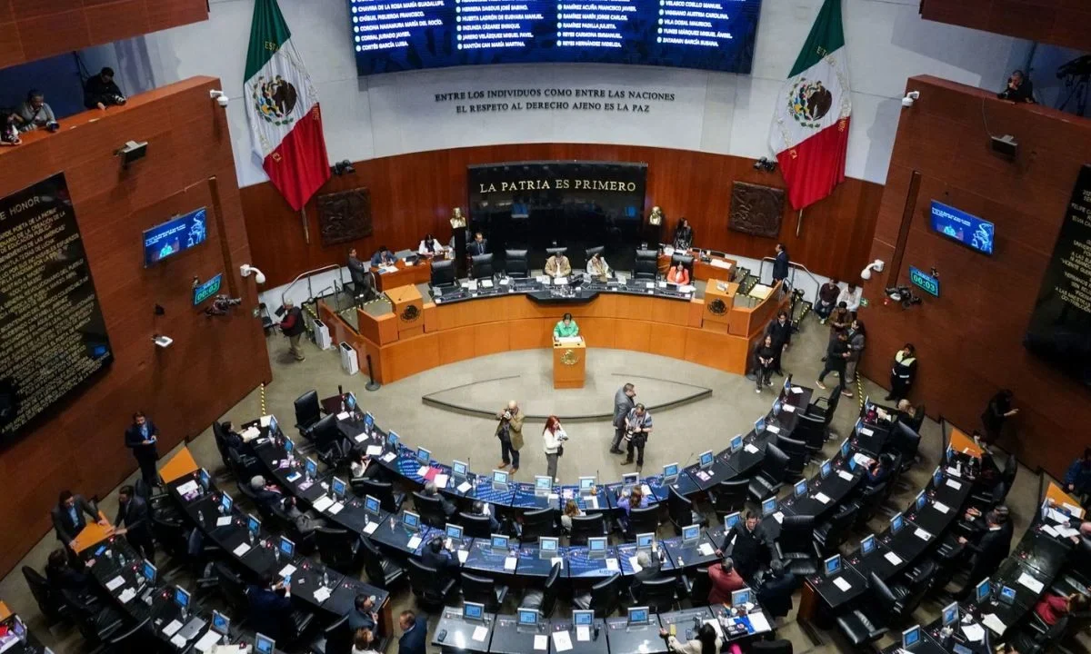 Con 74 votos a favor, 13 en contra y 19 abstenciones en lo general, el Senado mexicano avaló el dictamen que reforma la Ley Antilavado.