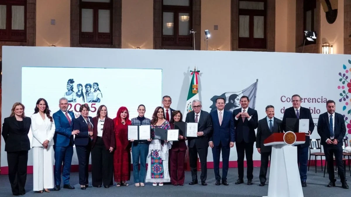 La presidenta Claudia Sheinbaum firmó, junto a 14 gobernadores -incluidos los de Oposición-, un convenio para la instalación de 15 Polos de Bienestar.