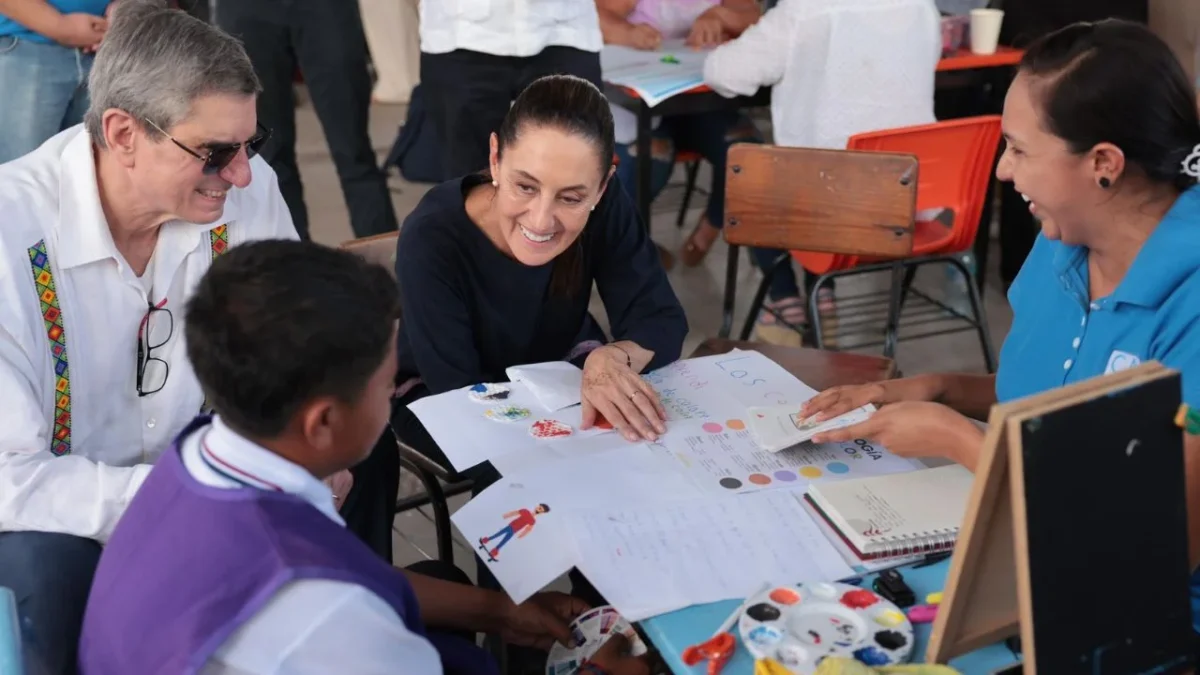 Claudia Sheinbaum visitó este sábado una escuela primaria en Tecomán, Colima donde conoció el método de comunidades de aprendizaje.