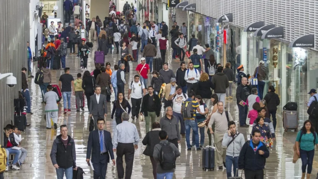 Sube 4.8% llegada de turistas extranjeros vía aérea al país: Sectur. Noticias en tiempo real
