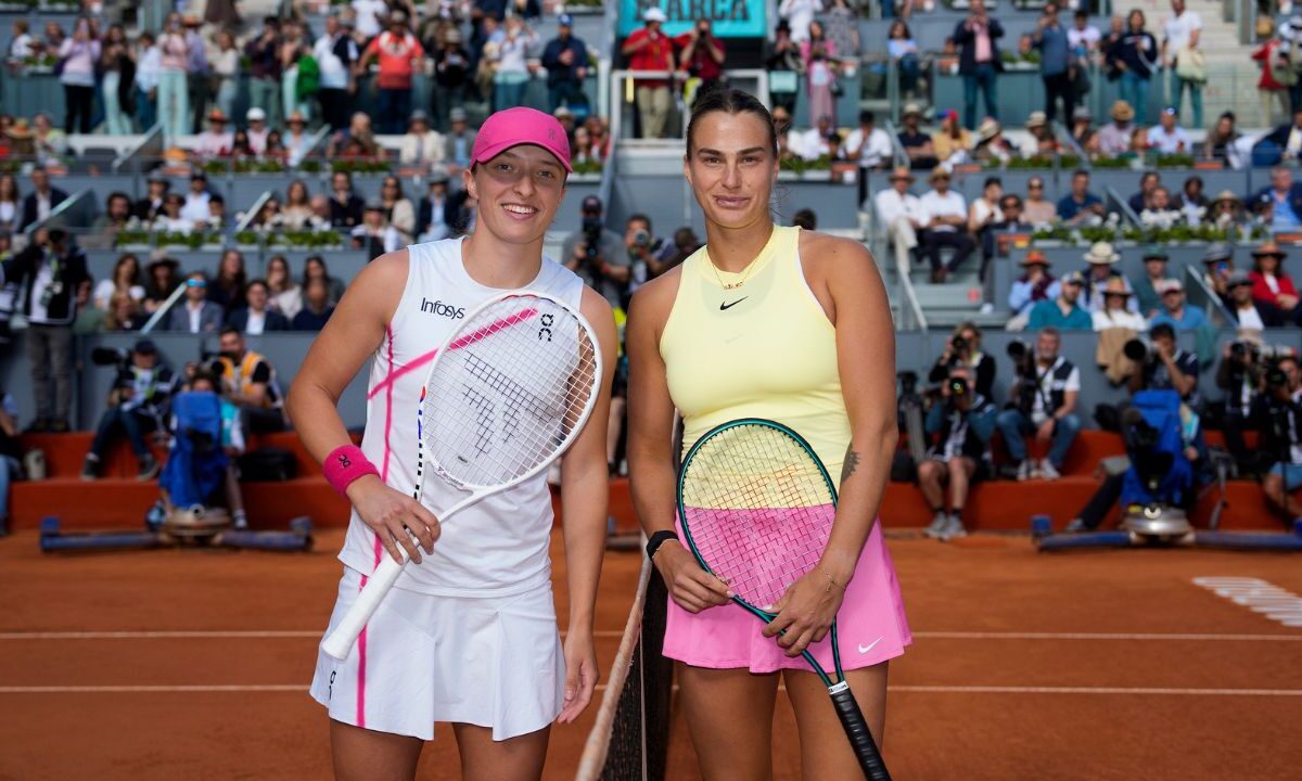Tras 1000 días desde su duelo en el US Open 2022, Swiatek y Sabalenka se reencuentran en un Grand Slam, con ventaja de 5-1 en arcilla para la polaca.