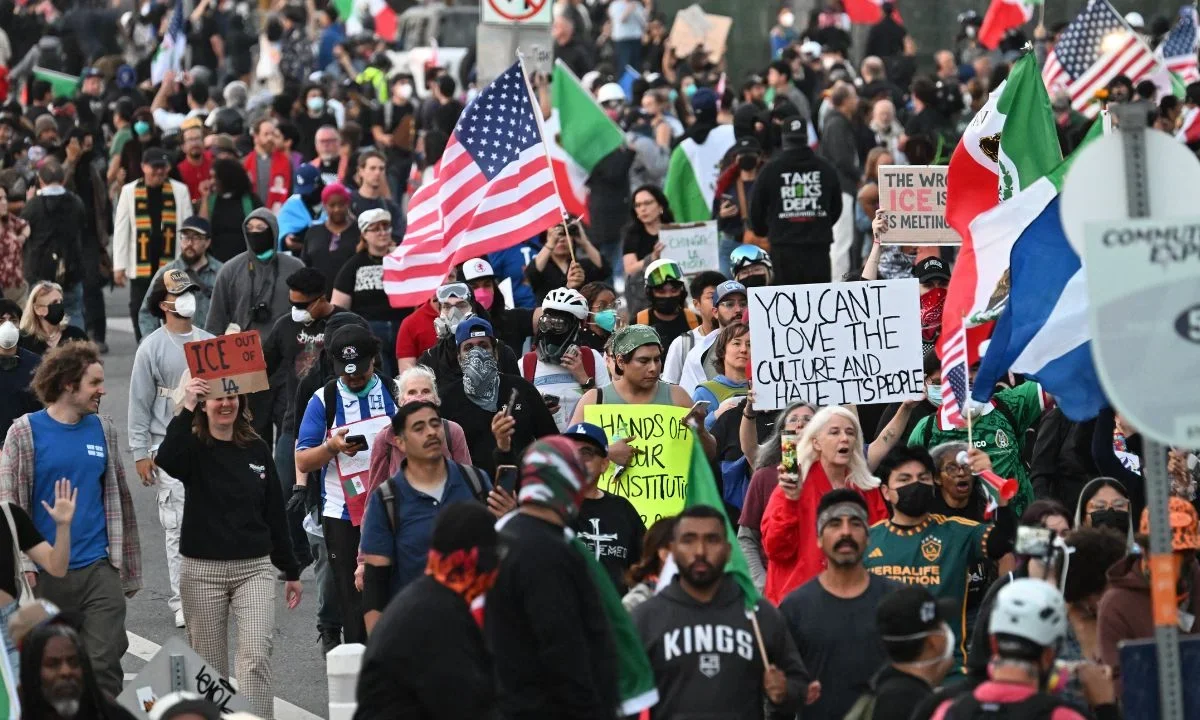 Un usuario de TikTok, identificado como @dracobig30, afirmó, sin pruebas, que durante las protestas contra las redadas migratorias en Los Ángeles recibió 150 dólares diarios por participar.