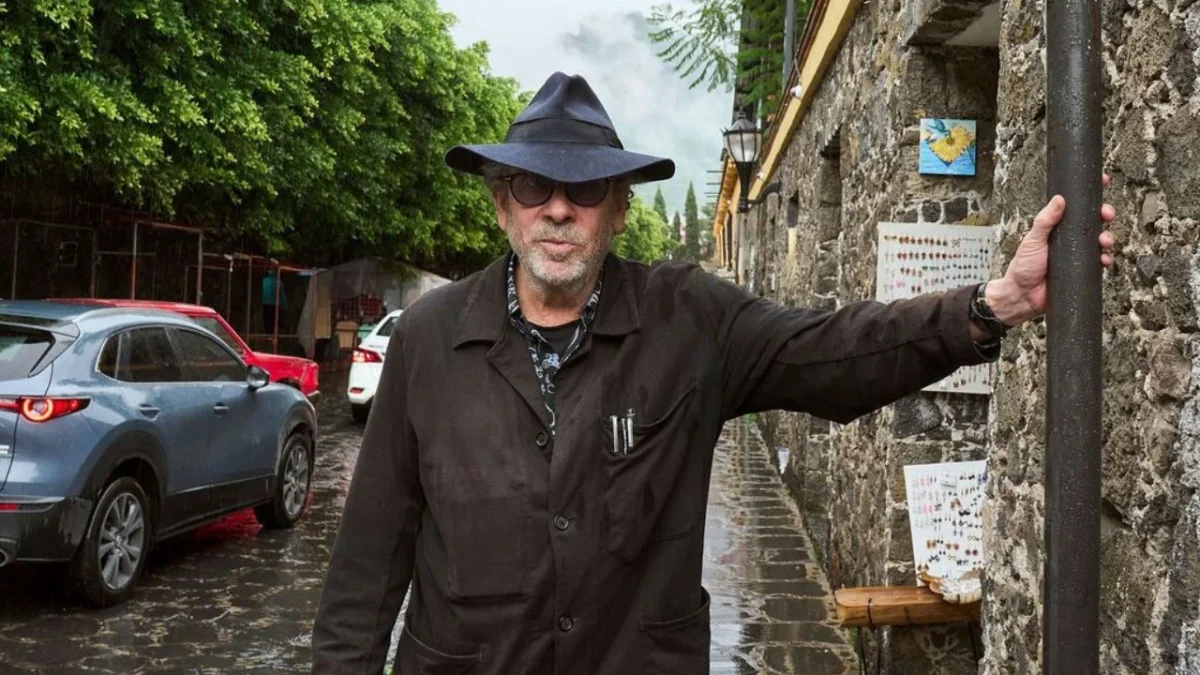 El cineasta Tim Burton está en México para inaugurar la exposición interactiva.