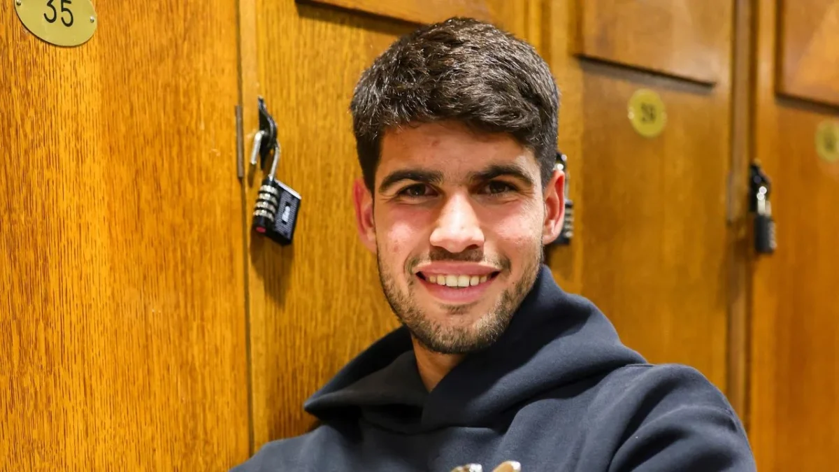 La creciente carrera de Alcaraz en el tenis y sus múltiples títulos en la ATP han llevado su fortuna a superar los 45 millones de euros en ganancias.