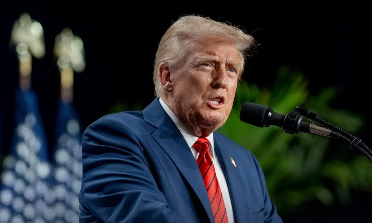 Donald Trump firmó decreto que prohíbe o restringe la entrada a EU de ciudadanos provenientes de 19 países, incluidos Cuba y Venezuela.