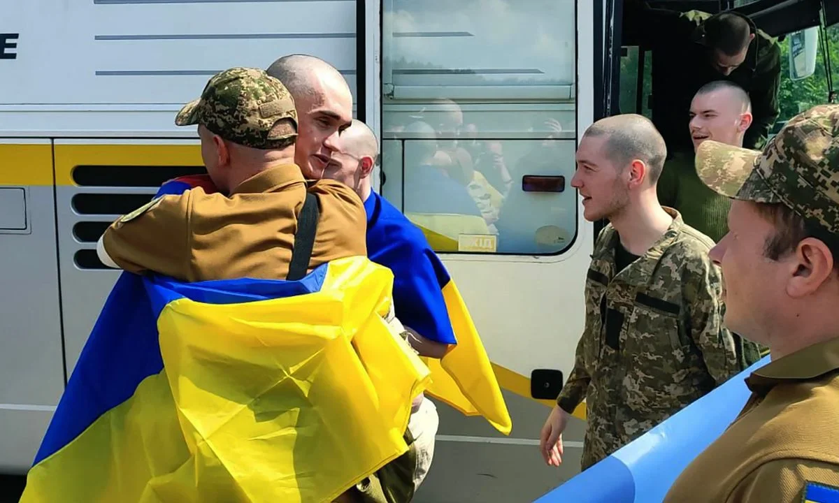 Ucrania y Rusia anunciaron el lunes el inicio de un nuevo canje de prisioneros, uno de los únicos resultados concretos de las recientes negociaciones para poner fin a más de tres años de guerra.