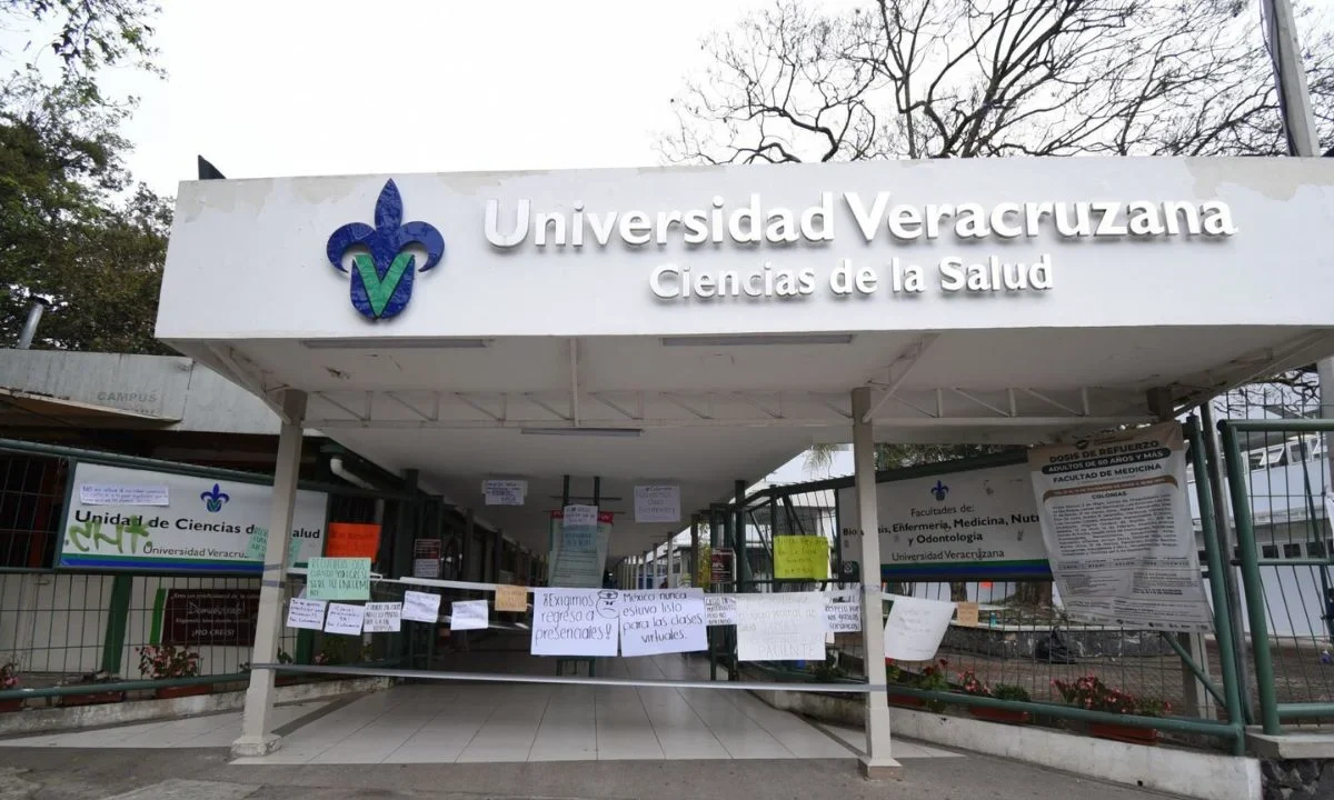 La Universidad Veracruzana exigió a las autoridades gubernamentales y a la Fiscalía General del Estado, la aparición inmediata y con vida de alumna.