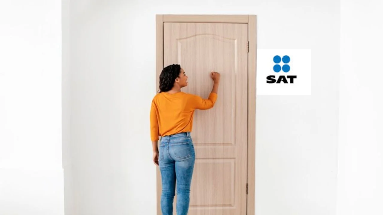 Descubre lo que debes hacer si recibes una visita domiciliaria del Servicio de Administración Tributaria (SAT) en la puerta de tu casa.