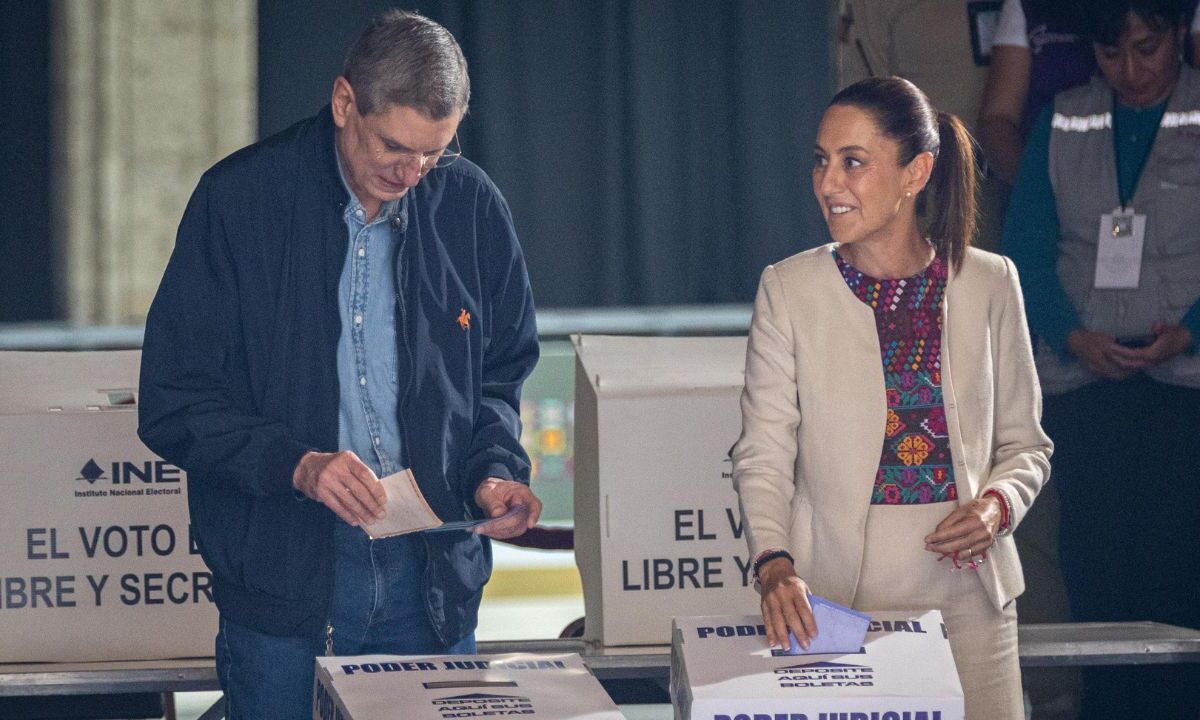 La presidenta de México, Claudia Sheinbaum emitió este domingo su voto en la primera elección para elegir a más de 800 jueces, magistrados y ministros del Poder Judicial.