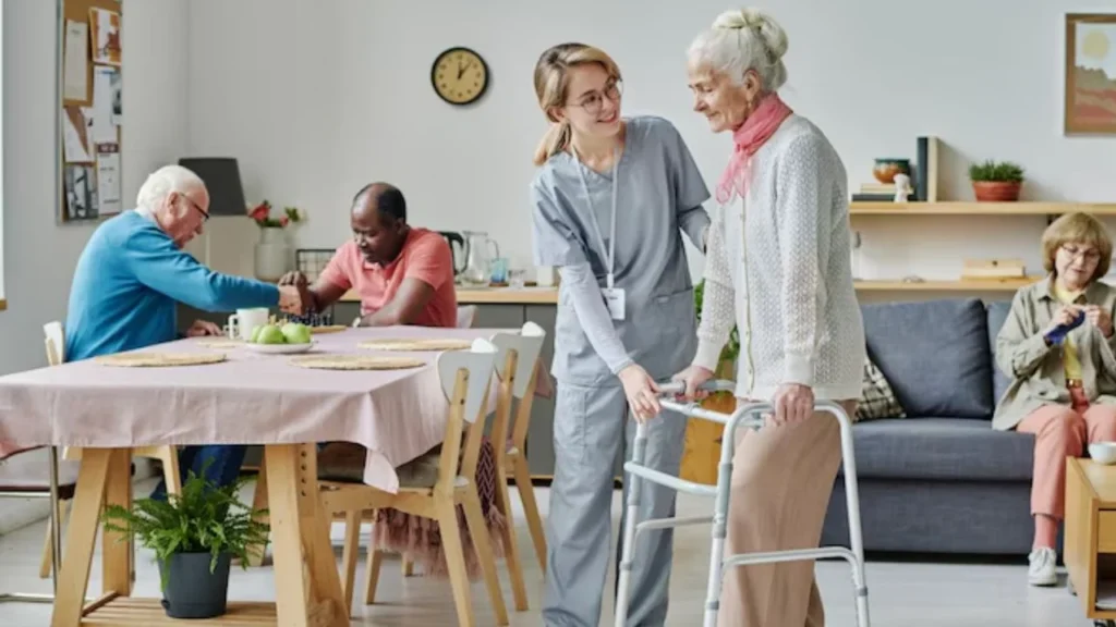 Una casa de retiro puede ser una opción viable para garantizar el bienestar de un adulto mayor