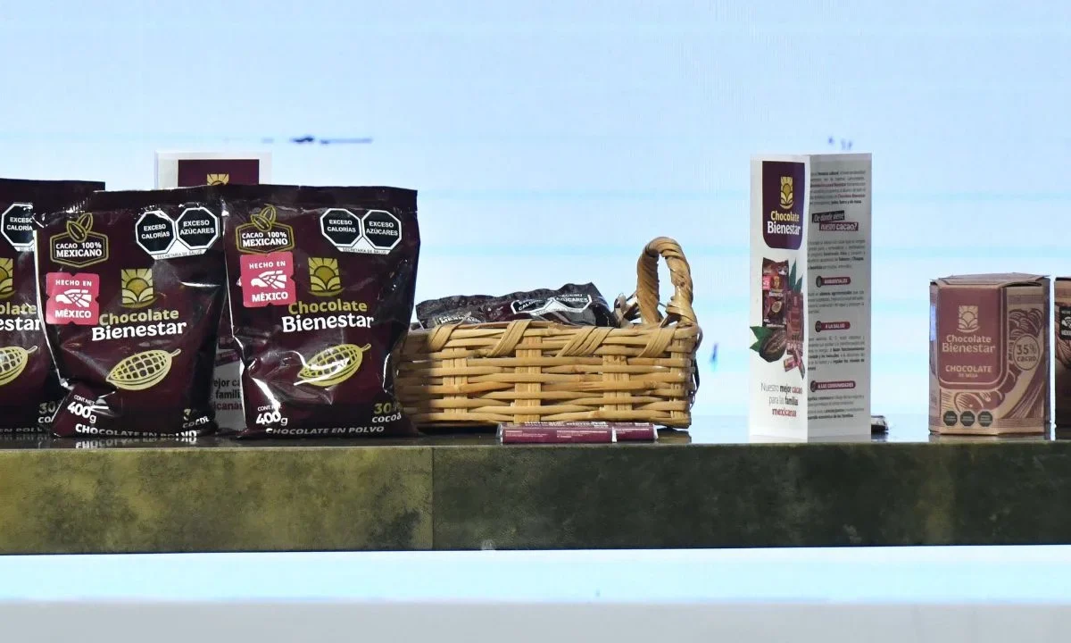 Los Chocolates del Bienestar comparado con productos comerciales, este contiene más cacao y menos aditivos