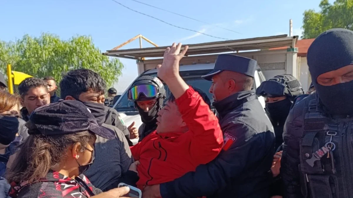 Detienen a vecinos inconformes por obra para prepa del Bienestar en Ixtapaluca