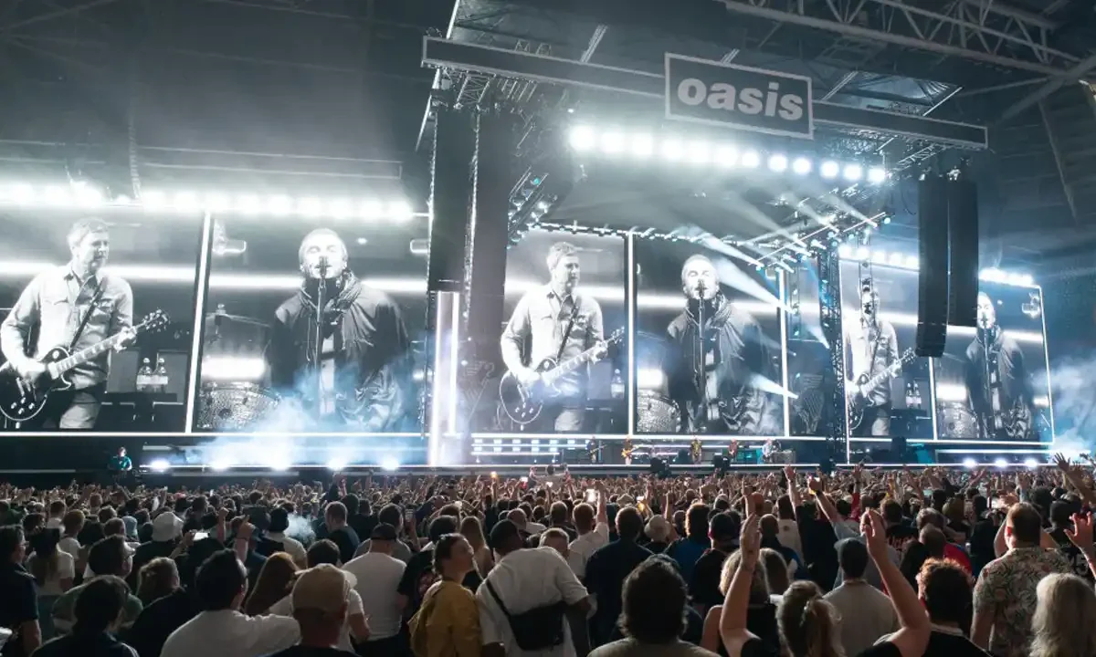 El regreso de Oasis inició en Cardiff con dos conciertos