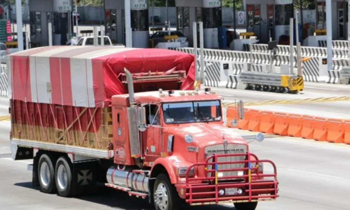La simplificación de trámites para autotransporte entrará en vigor el 9 de julio señaló la SICT