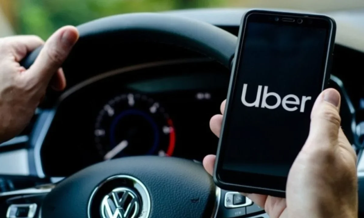 La reforma laboral en plataformas digitales como Uber busca fundamentalmente dignificar el trabajo y otorgar protección social