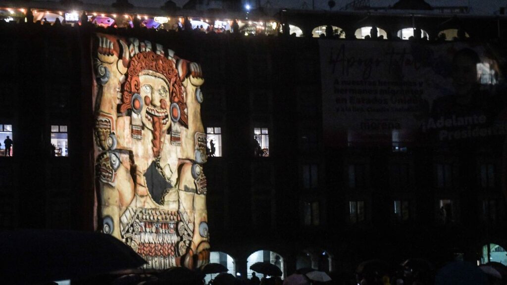 Instalan la escultura monumental de Tlaltecuhtli, en el Zócalo como parte del espectáculo