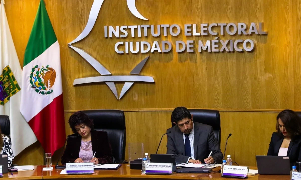 El PRD de la CDMX estalla vs el IECM; mantienen plantón