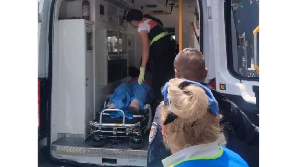 Uniformados capitalinos coordinaron los servicios prehospitalarios para brindar el apoyo a una mujer embarazada en la estación Guerrero 