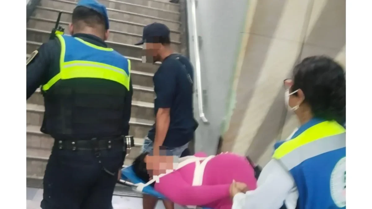 Uniformados capitalinos coordinaron los servicios prehospitalarios para brindar el apoyo a una mujer embarazada en la estación Guerrero