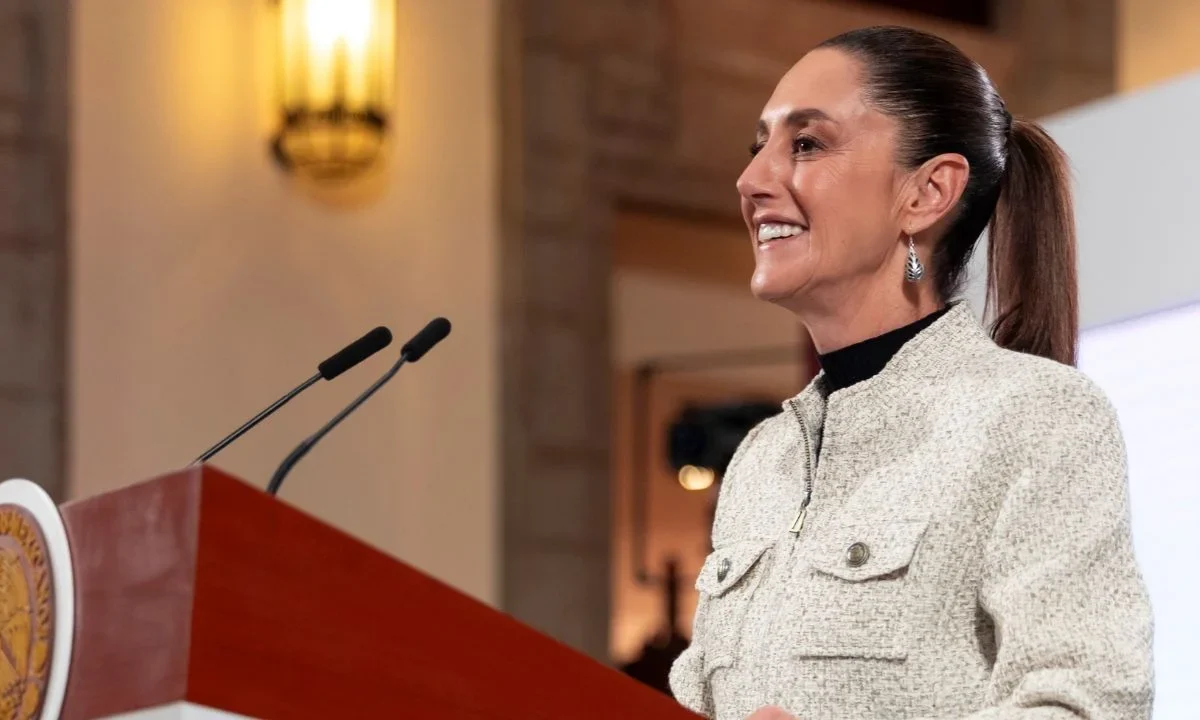Sheinbaum sugiere a Banxico bajar tasas de interés