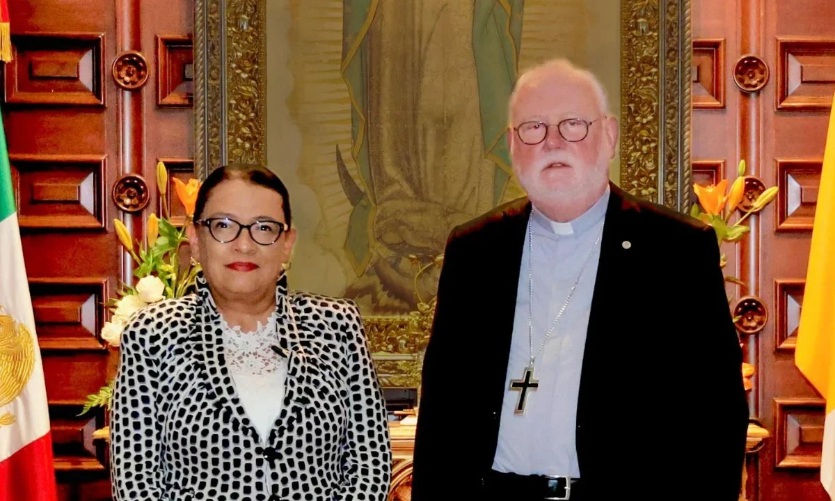 Monseñor Paul Richard Gallagher Y la secretaria Rosa Icela Rodríguez se reunieron en la Nunciatura Apostólica. 