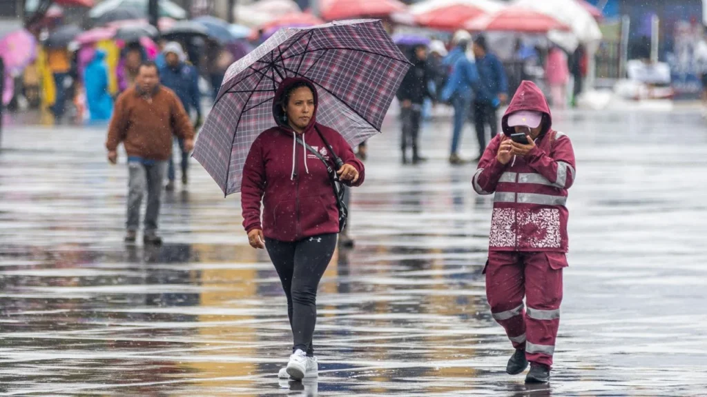 Clima hoy 10 de julio: Monzón mexicano y onda tropical causarán lluvias en diversas regiones. Noticias en tiempo real