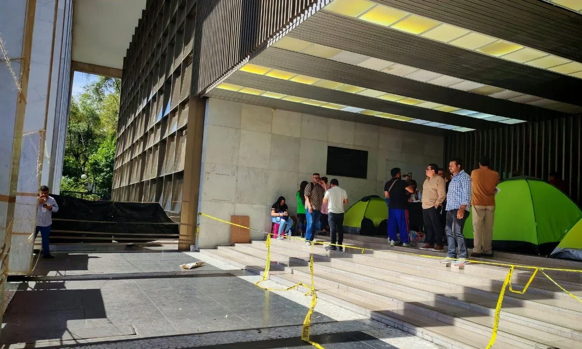 A poco más de un mes de protestas y el rechazo a dos propuestas, el gremio aceptó la entrega de un bono especial y el cobro de vales pendientes desde el año 2020.