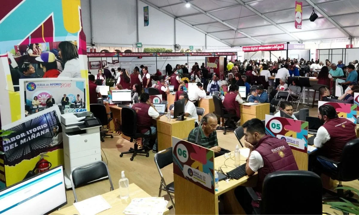 A partir del mes de agosto se realizará la Feria de las Afores en el Zócalo de la Ciudad de México, informó la Consar.