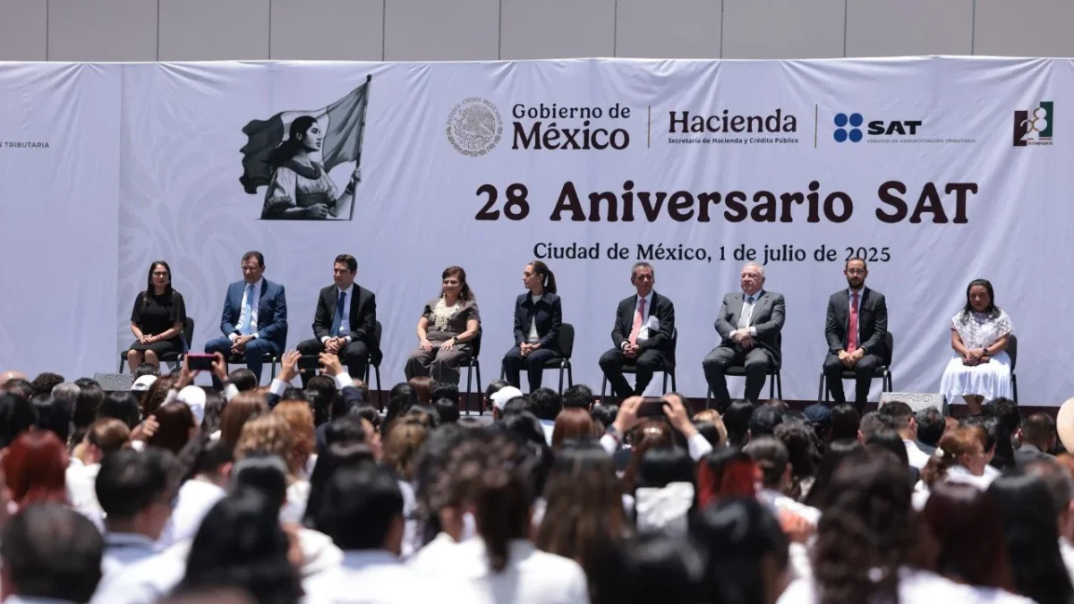 La presidenta de México, Claudia Sheinbaum, asistió este martes al 28 aniversario del Servicio de Administración Tributaria (SAT), institución, que dijo, fortalece al país.